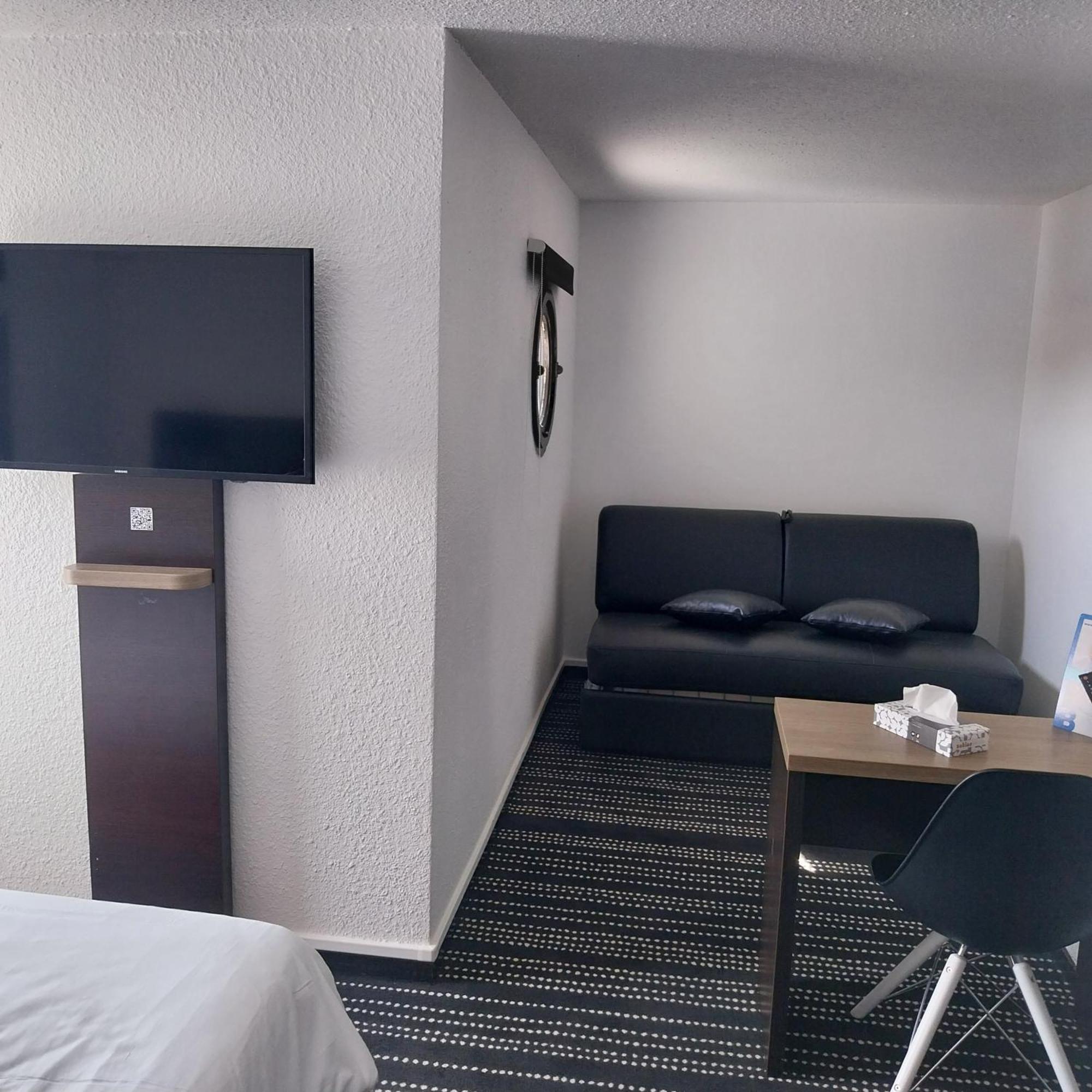 Brit Hotel Reims La Neuvillette Екстер'єр фото